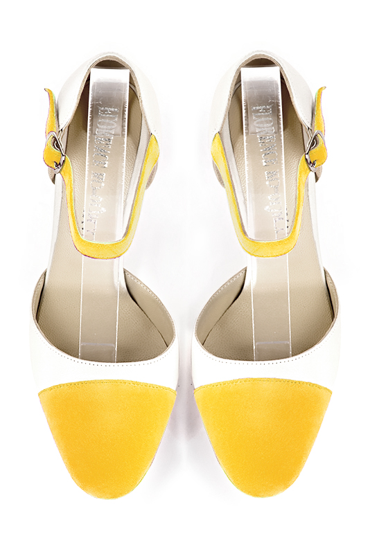 Yellow and off white women's open side shoes, with an instep strap. Round toe. Very high slim heel. Top view - Florence KOOIJMAN